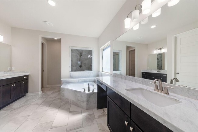 Building Photo - 5104 Alonso Dr