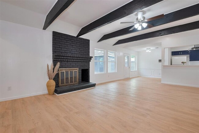 Building Photo - 25303 Lynbriar Ln