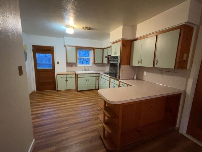 Building Photo - 1104 S 23rd St