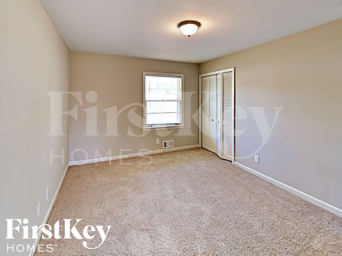 Building Photo - 2672 Lilac Dr