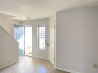 Building Photo - 24 Sandstone Ct