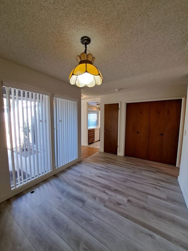 Building Photo - 4593 N Emerson Ave