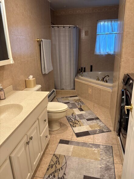 Building Photo - 16 Eastwood Pl