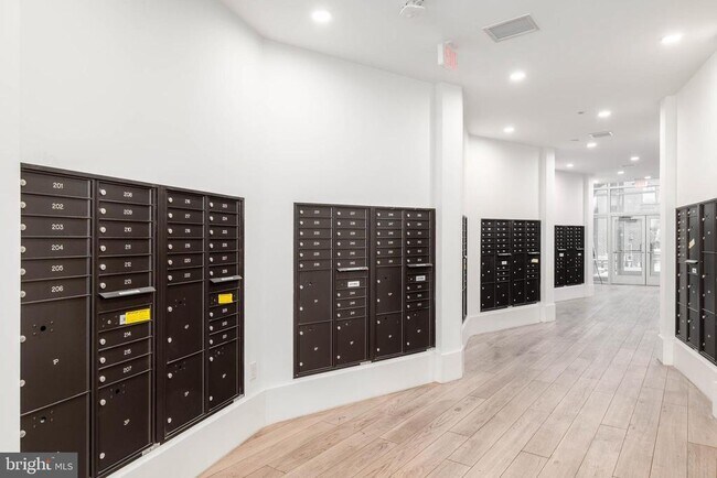 Building Photo - 2101 Washington Ave