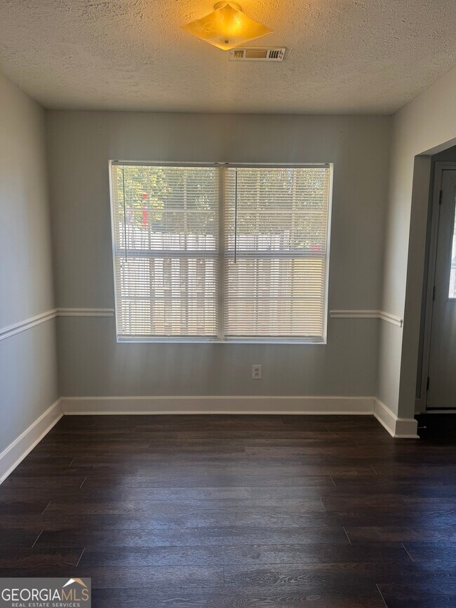 Building Photo - 1108 Patriot Cir