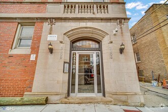 Building Photo - Delightful Studio for rent in Cicero - NEW...
