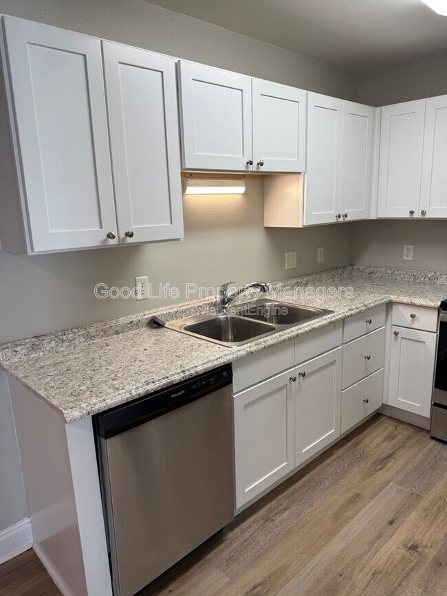 Building Photo - 8444 Chisholm Rd