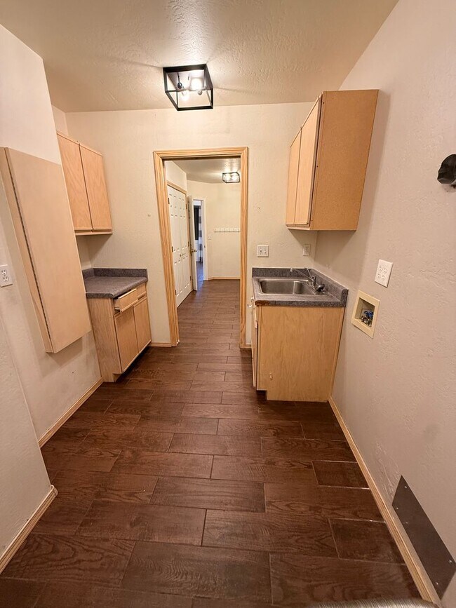 Building Photo - Gorgeous Flagstaff Rental