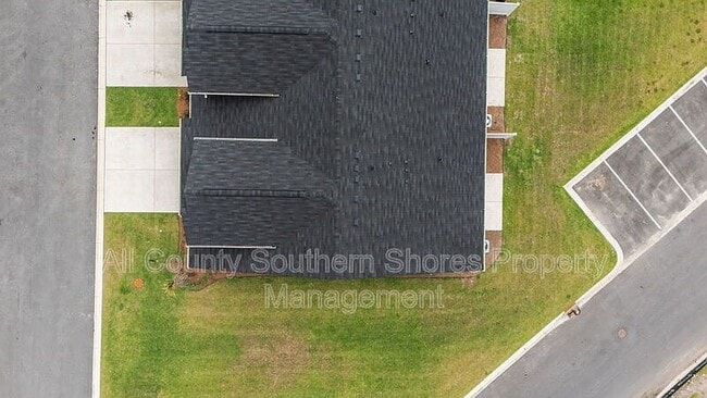 Building Photo - 136 Talladega Dr