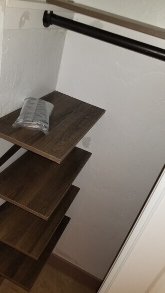 Building Photo - 1952 Madison St