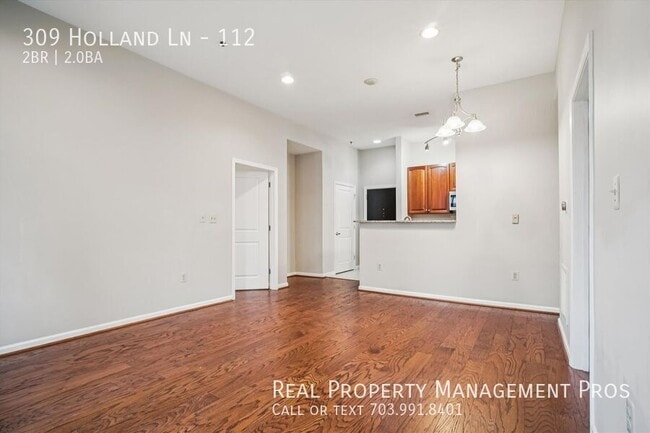 Building Photo - 309 Holland Ln