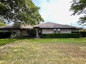 Building Photo - 203 FM 1187