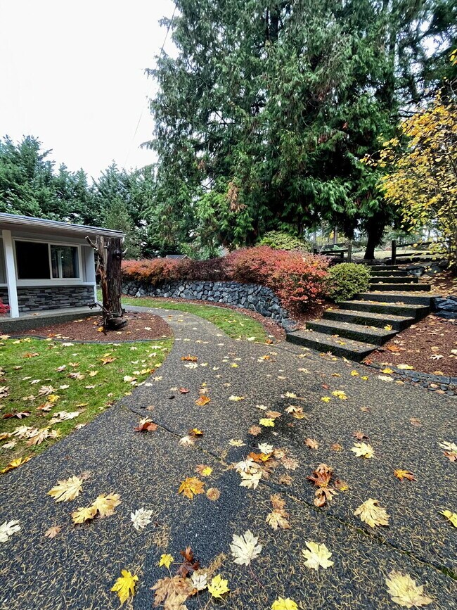 Building Photo - Secluded Puyallup Home with Full 2-Bedroom ADU and Panoramic City Views