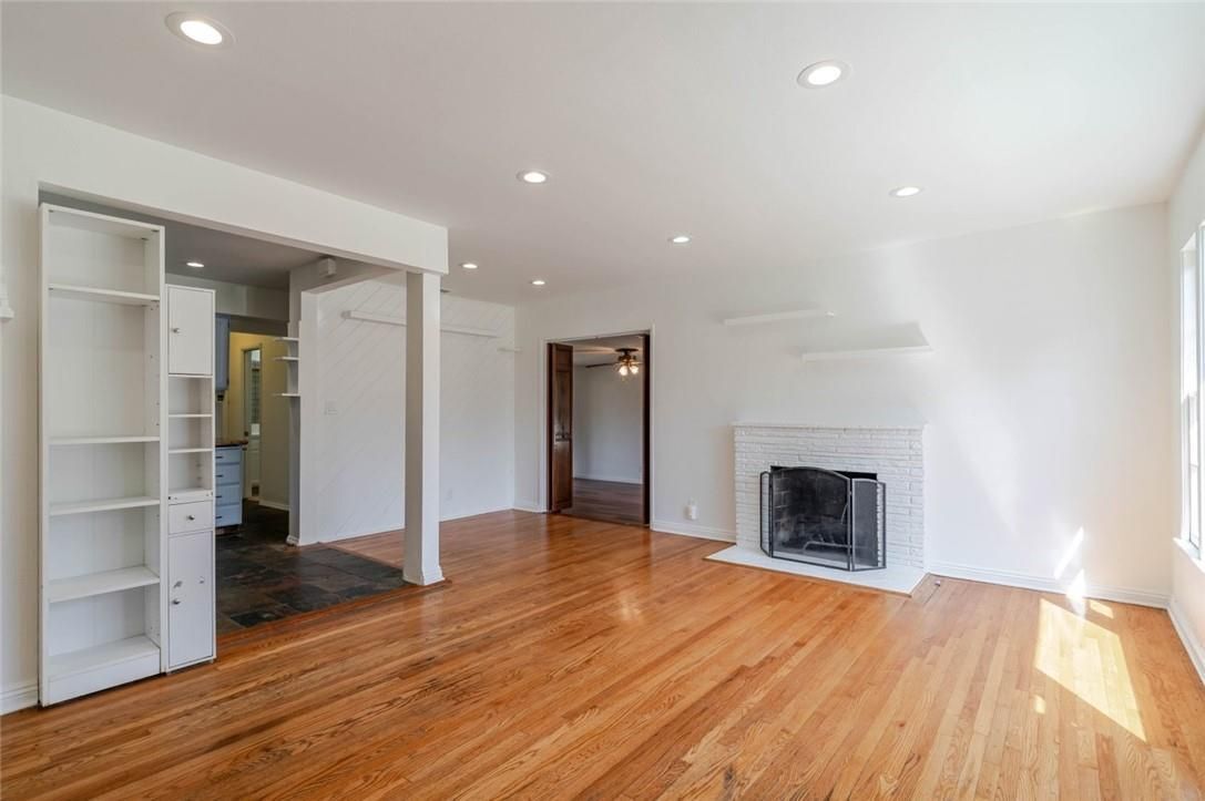 Building Photo - 13057 Gladstone Ave