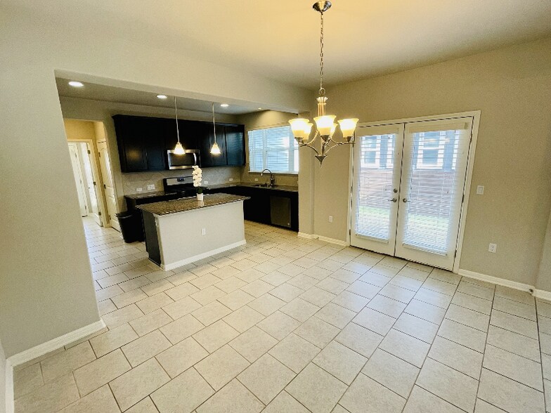 Building Photo - 5920 Corrine Ln
