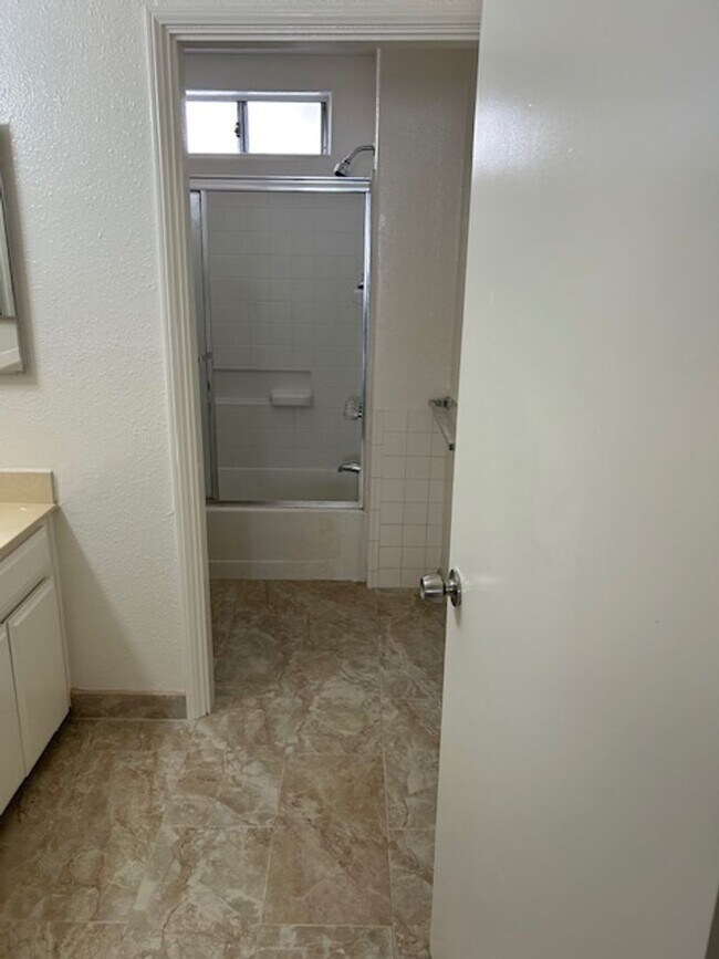 Building Photo - 267Amar