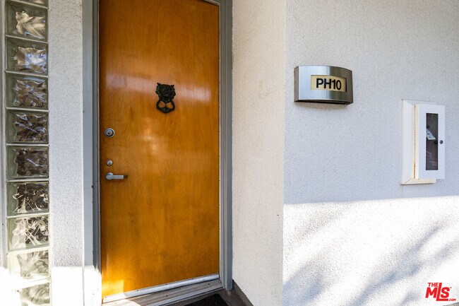 Building Photo - 171 N Church Ln