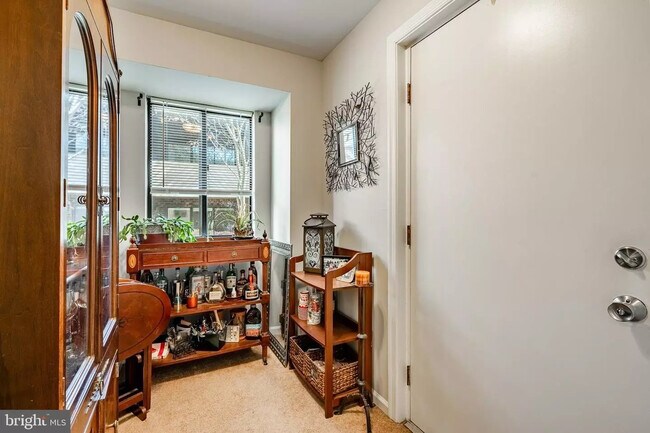 Building Photo - 805 Mountainview Dr