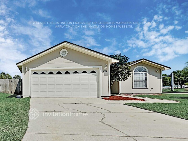 Primary Photo - 2463 Twin Springs Dr N