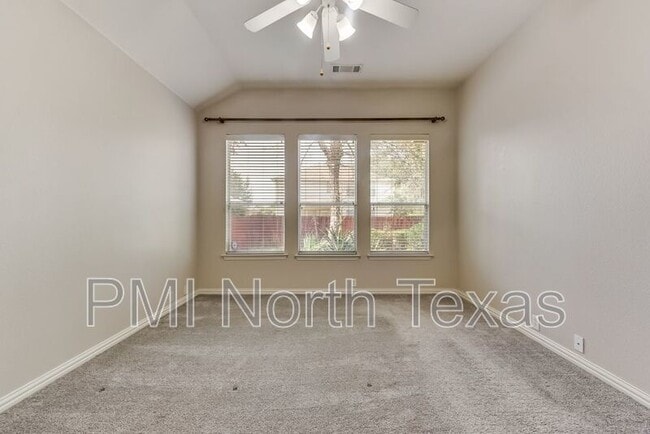 Building Photo - 1325 Mockingbird Dr