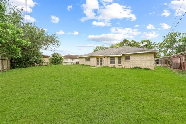 Building Photo - 7219 Meadowlark Ln