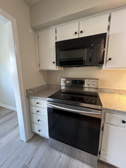 Building Photo - 6905 Cleaton Rd