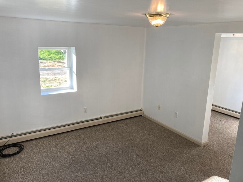 Family Room - 816 14th Ave
