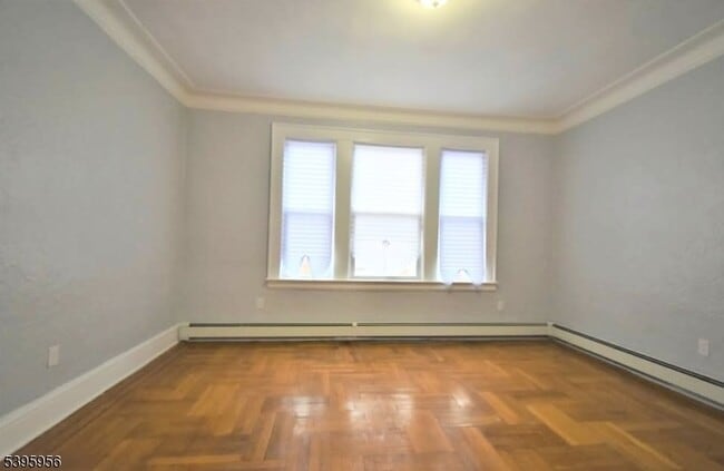 Building Photo - 352 Wainwright St