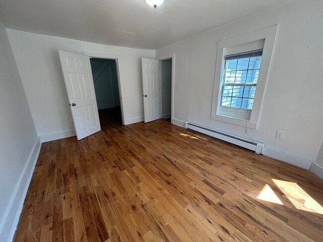 Building Photo - Lovely 4 Bedroom Single Family House in Neptune!