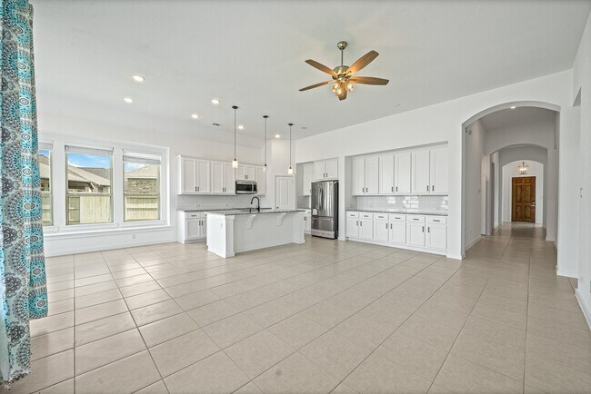 Building Photo - 2221 Forest Trace Ln