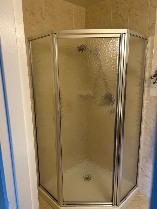 Building Photo - 57 Birchwood Rd