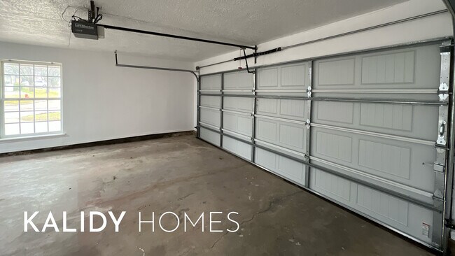 Building Photo - 12510 Maple Ridge Rd