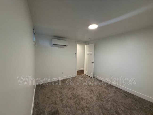 Building Photo - 3718-3718 Brinker Ave