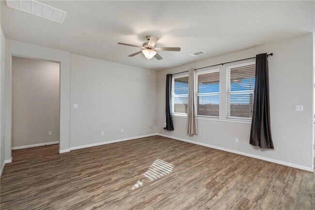 Building Photo - 19004 Elk Horn Dr