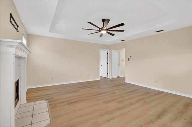 Building Photo - 4453 Lake George Dr