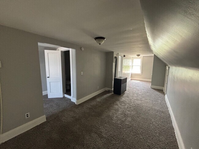 Building Photo - 1750 Alcoy Rd