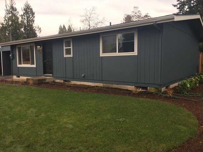 Building Photo - Lanson01