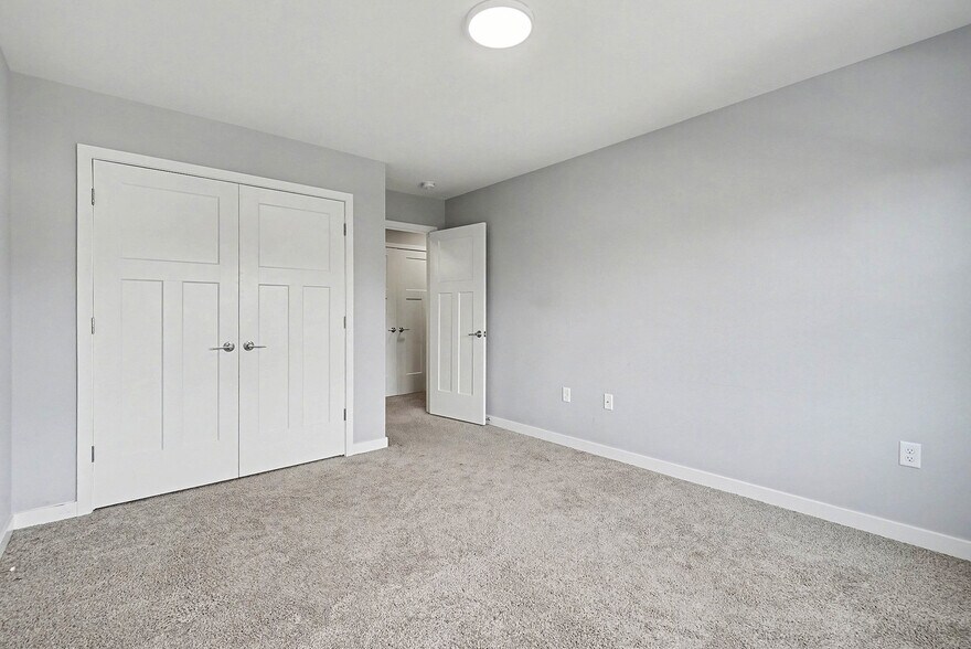 Building Photo - 120 Hart Ln