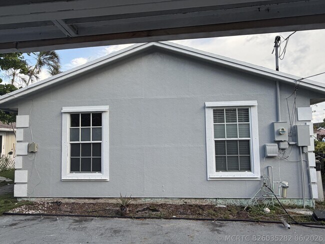 Building Photo - 4403 Anna Ln