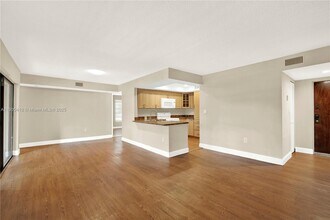 Building Photo - 9255 SW 125th Ave