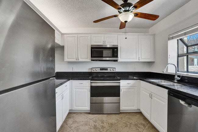 Building Photo - 1403 Congressional Way