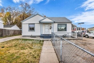 Building Photo - 12 E 250 N