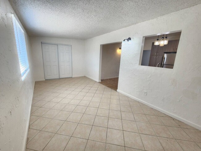 Building Photo - Ocotillo Apartments 6062-6064