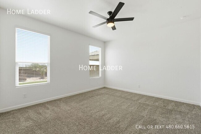 Building Photo - 2713 N Camden Dr