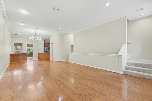 Building Photo - 4412 McKinney Ave