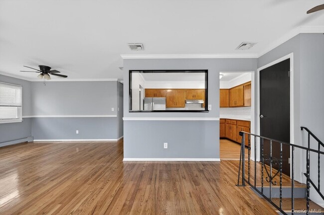 Building Photo - 9 Bay Beach Ave