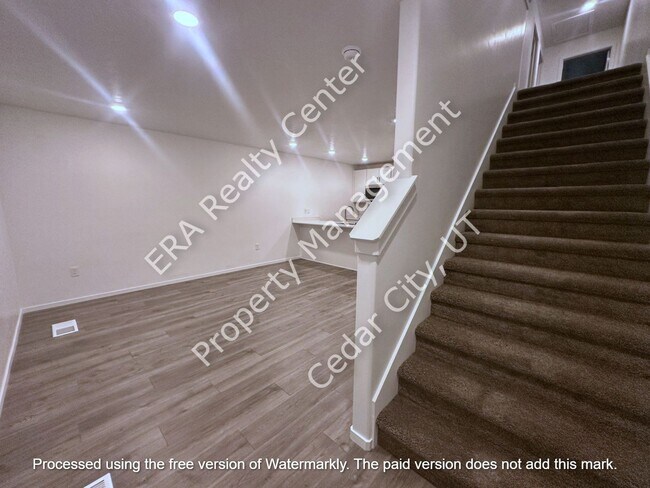 Building Photo - Move-in Discount!!! 3 Bedroom 2 bath with Garage- Townhouse