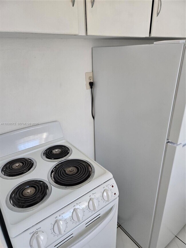 Building Photo - 1708 Plunkett St