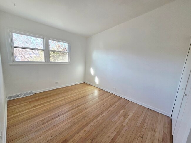 Building Photo - 828 Lavergne Ave