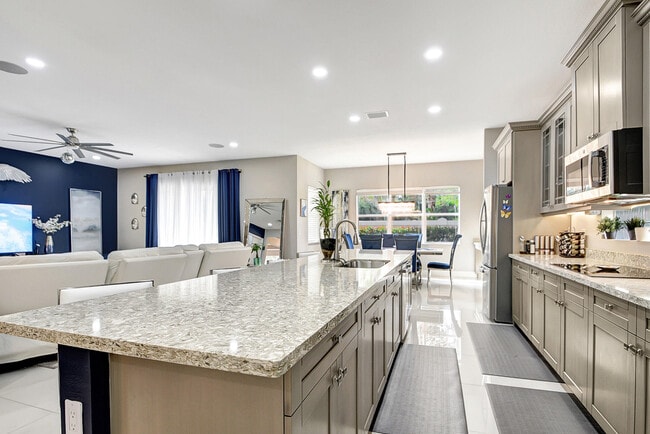 Building Photo - 8952 Cypress Grove Ln